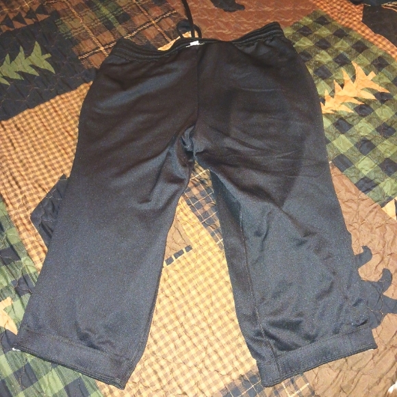 Nike Reversible Cropped Nylon Joggers - Picture 2 of 12